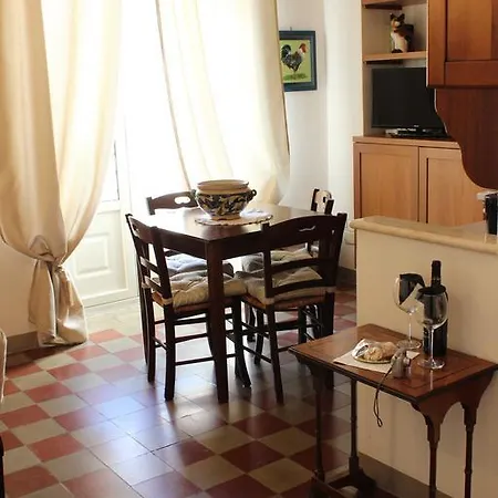 Degli Artisti Apartment